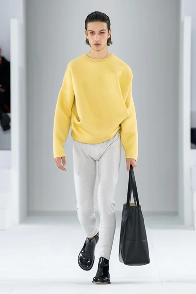 Look 14